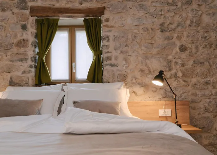 Pira Hotel