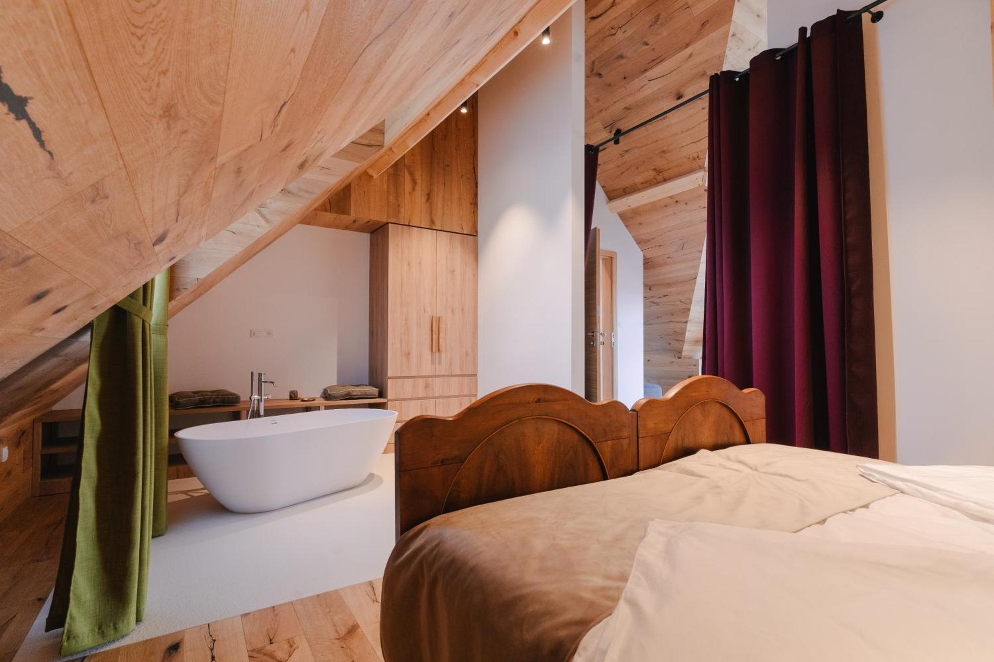 Hotel Pira Postojna