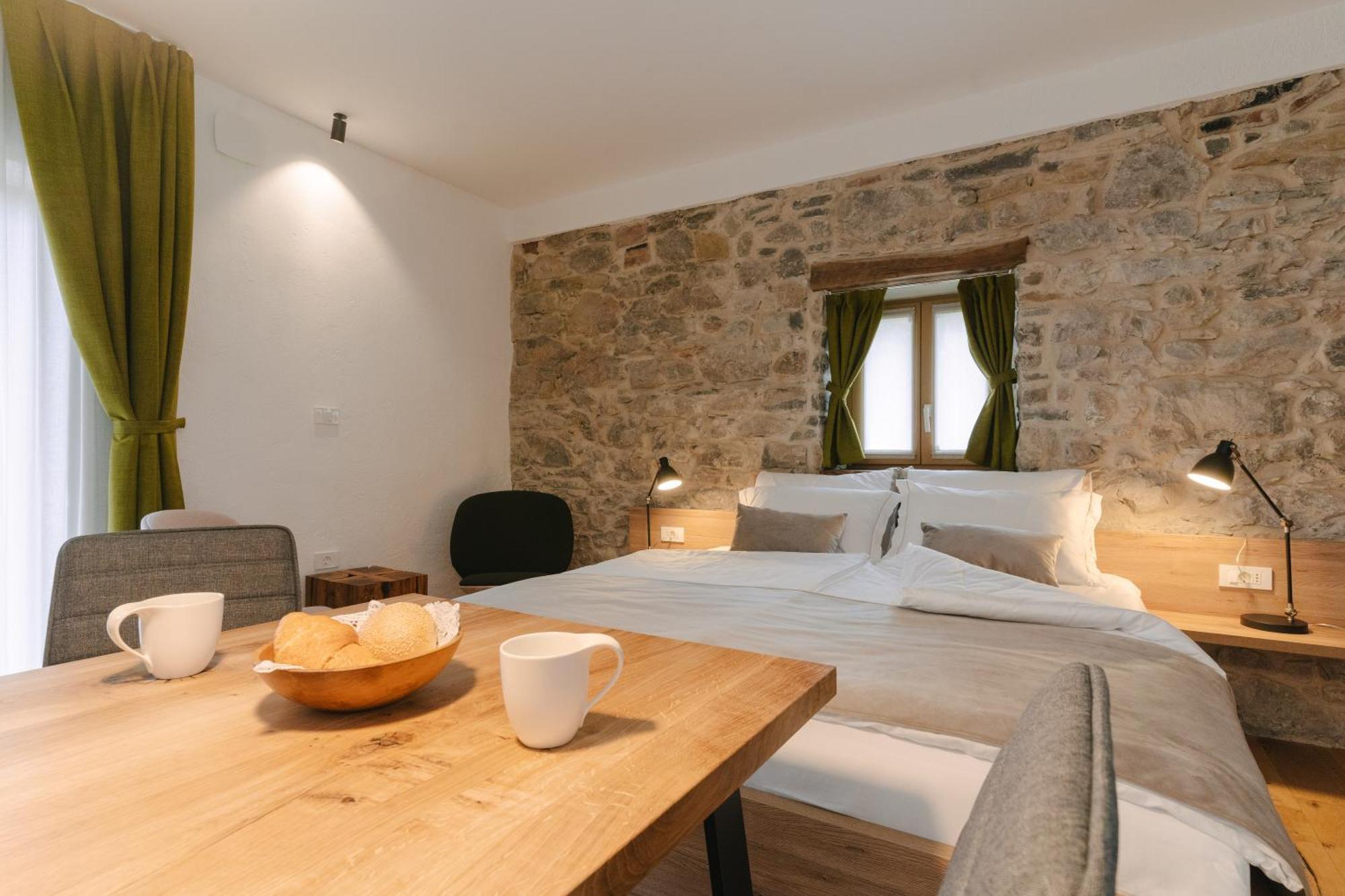 Pira Hotel 4*
